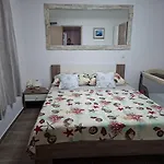 Апартаменты Aurelia 30 Meters From The - By Ta Leut Agency Вир