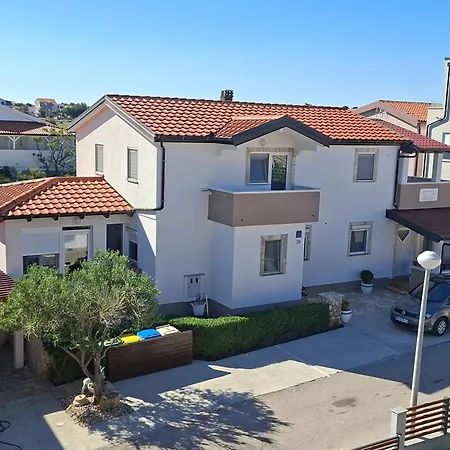 Апартаменты Aurelia 30 Meters From The - By Ta Leut Agency Вир